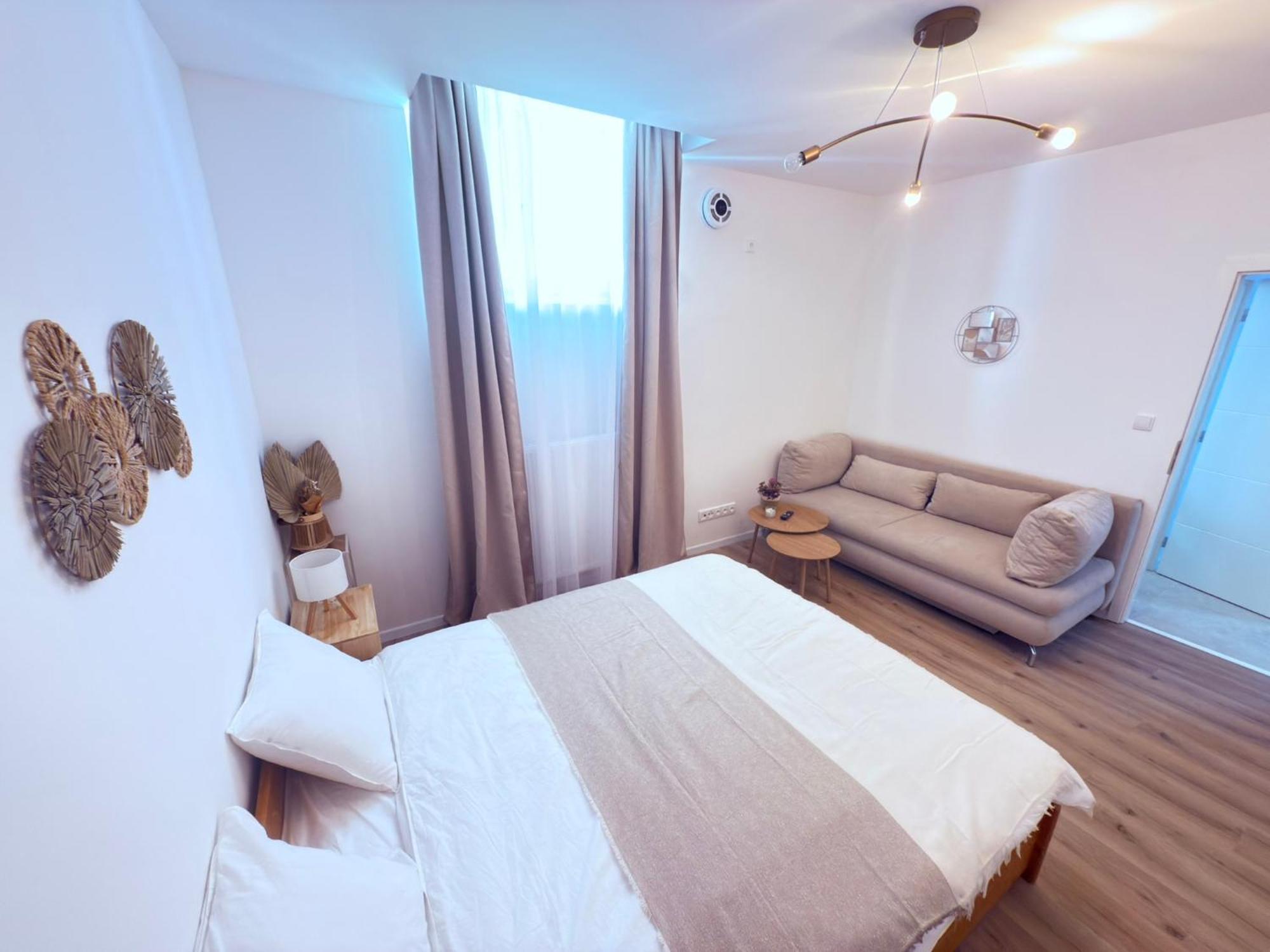 Cosy Cave Station In Prague 5 — Photos 2